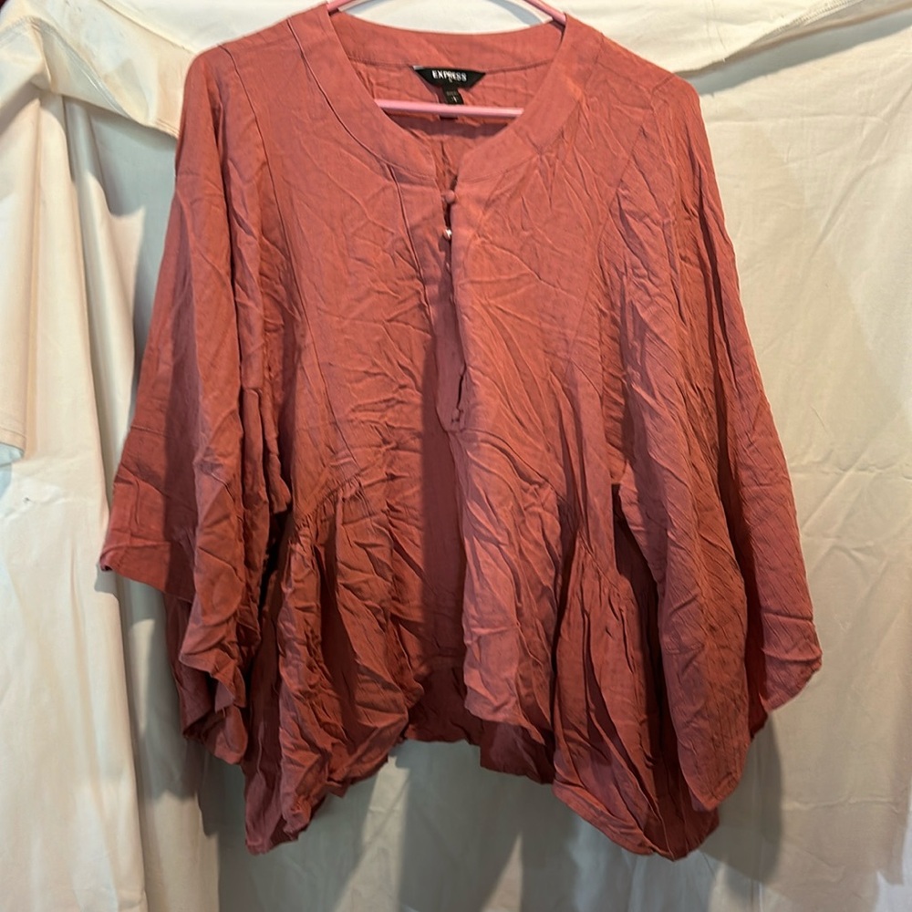 Women’s flowy top